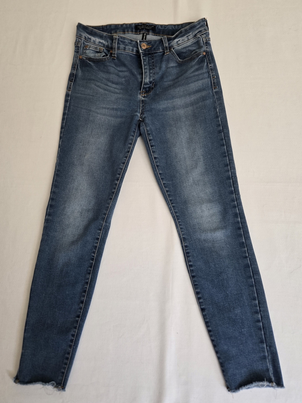 Celebrity Pink Mid Rise Ankle Skinny Ladies Jeans Size 7/28